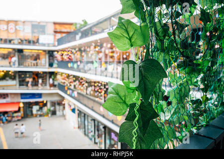 Insa-dong Ssamzigil kulturellen Einkaufsviertel in Seoul, Korea Stockfoto