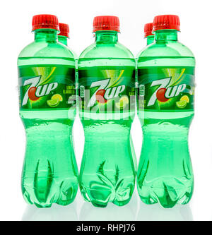 Winneconne, WI - 3. Februar 2019: ein Six Pack von 7-up Soda auf einem isolierten Hintergrund Stockfoto