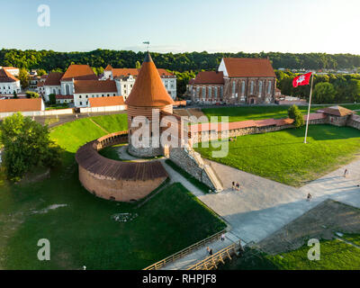 Luftaufnahme von Kaunas Burg, ursprünglich in der Mitte des 14. Jahrhunderts gebaut, in Kaunas, Litauen gelegen Stockfoto