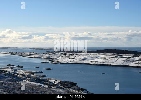 Blick auf die Küste Richtung Osten über die Insel von Burra, Shetland. Stockfoto