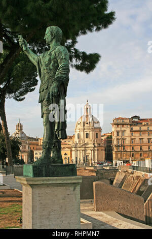 Schöne Bonze Statue des römischen Kaisers Augustus Stockfoto