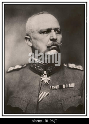 Erich Ludendorff (1865-1937) trug Pour le Mérite, Deutschlands höchste militärische Auszeichnung als ein deutscher General er großen Erfolg in Lüttich und Tannenburg erreicht. Er stieg, gemeinsame Leiter der Deutschen Armee mit Hindenburg zu sein. Er war ein harter kompromisslos Commander und befürwortete den uneingeschränkten U-Boot-Krieg und der Politik des 'Lebensraum'. Er führte auch die erfolglosen letzten deutschen Offensive von 1918. Stockfoto