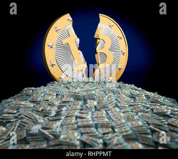 Eine gebrochene Bitcoin auf einem Haufen neuer 100-Scheine - 3D-Rendering Stockfoto