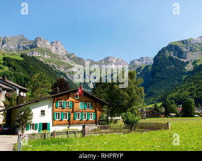 Engelberg, Schweiz - 30. Juli 2017: Natürliche Panorama auf das Tal Stockfoto