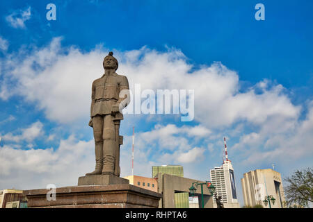 Monterrey, Mexiko, 11. Dezember, 2018: Monterrey, Sehenswürdigkeiten Macroplaza (La Gran Plaza) Square im historischen Stadtzentrum, die Siebtgrößte PLAZA im w Stockfoto