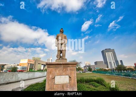 Monterrey, Mexiko, 11. Dezember, 2018: Monterrey, Sehenswürdigkeiten Macroplaza (La Gran Plaza) Square im historischen Stadtzentrum, die Siebtgrößte PLAZA im w Stockfoto