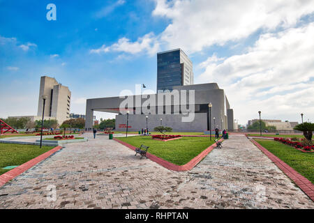 Monterrey, Mexiko, 11. Dezember, 2018: Monterrey, Sehenswürdigkeiten Macroplaza (La Gran Plaza) Square im historischen Stadtzentrum, die Siebtgrößte PLAZA im w Stockfoto