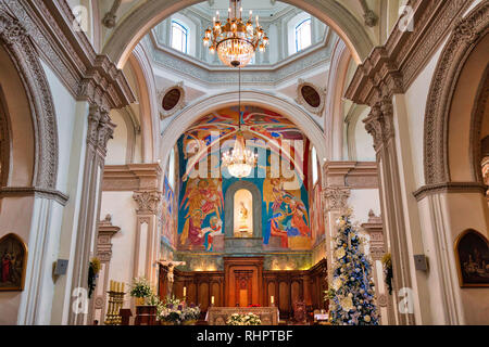 Monterrey, Mexiko, 11. Dezember 2018: Monterrey, Macroplaza, Metropolitan Cathedral (Catedral Metropolitana de Monterrey) Stockfoto