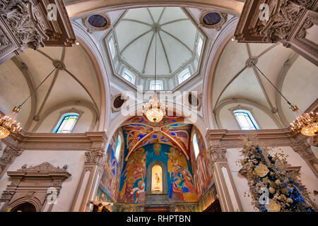 Monterrey, Mexiko, 11. Dezember 2018: Monterrey, Macroplaza, Metropolitan Cathedral (Catedral Metropolitana de Monterrey) Stockfoto