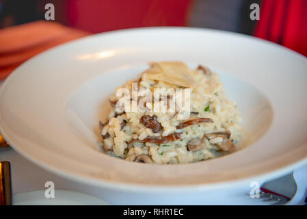 Rissoto mit Champignons und Parmesankäse Stockfoto