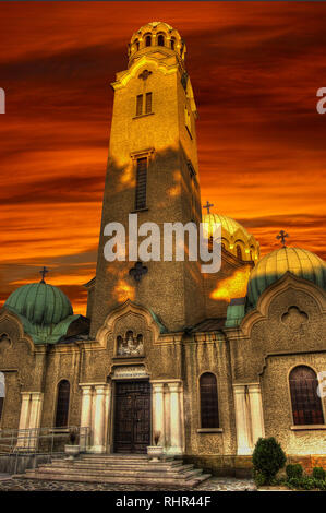 Dom Tempel Geburt Kirche (Geburt der Heiligen Mutter oder rozhdestvo Bogorodichno) in Veliko Tarnovo, Bulgarien bei Sonnenaufgang Stockfoto