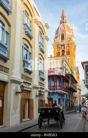 CARTAGENA, KOLUMBIEN - 22. Mai: Kutsche geht durch das Zentrum von Cartagena, Kolumbien am 22. Mai 2016 Stockfoto