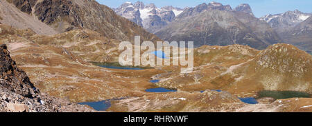 Seen und Gipfel der Schweizer Nationalpark, Schweiz, im Sommer Stockfoto