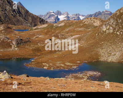 Seen und Gipfel der Schweizer Nationalpark, Schweiz, im Sommer Stockfoto