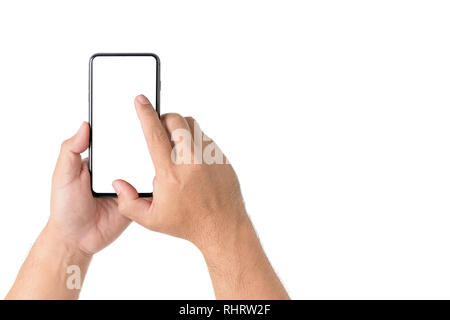 Mann Hand am Schwarz Smartphone mit leeren Bildschirm auf weißem Hintergrund, kopieren Sie Platz für die Eingabe von Text Stockfoto