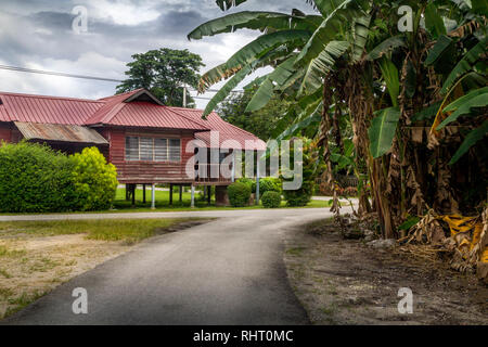 Traditionelle, malaiische Haus in Kampung von Malaysia Stockfoto