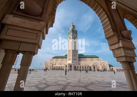 Die Hassan-II.-Moschee in der Nacht. Die größte Moschee in Marokko und eines der Schönsten. Die 13 größten der Welt. Casablanca, Marokko Stockfoto