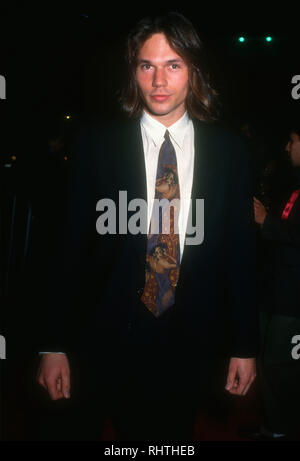 LOS ANGELES, Ca - 8. Dezember: Schauspieler Eric Thal besucht die "Sechs Grade der Trennung" Los Angeles Premiere am 8. Dezember 1993 im Los Angeles County Museum für Kunst (LACMA) in Los Angeles, Kalifornien. Foto von Barry King/Alamy Stock Foto Stockfoto