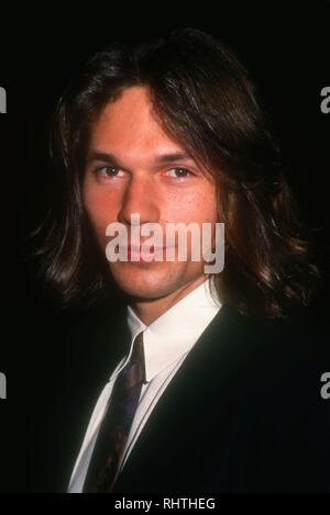 LOS ANGELES, Ca - 8. Dezember: Schauspieler Eric Thal besucht die "Sechs Grade der Trennung" Los Angeles Premiere am 8. Dezember 1993 im Los Angeles County Museum für Kunst (LACMA) in Los Angeles, Kalifornien. Foto von Barry King/Alamy Stock Foto Stockfoto