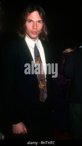 LOS ANGELES, Ca - 8. Dezember: Schauspieler Eric Thal besucht die "Sechs Grade der Trennung" Los Angeles Premiere am 8. Dezember 1993 im Los Angeles County Museum für Kunst (LACMA) in Los Angeles, Kalifornien. Foto von Barry King/Alamy Stock Foto Stockfoto