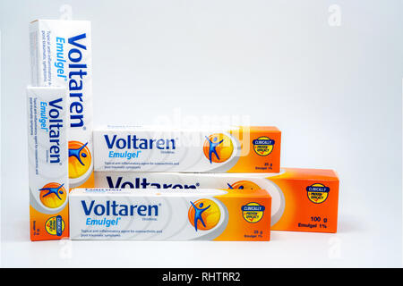 CHONBURI, Thailand - August 3, 2018: Voltaren Emulgel. 1% diclofenac Gel zur äußerlichen Entzündungshemmende, Osteoarthritis, Posttraumatische Symptome. Produk Stockfoto