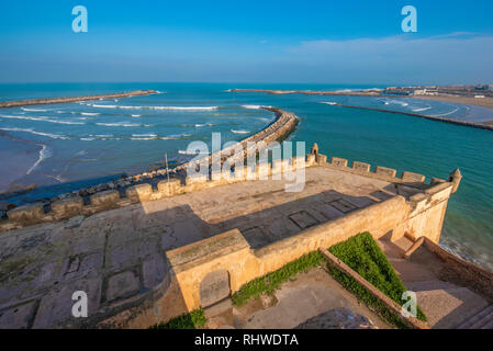 Die Kasbah der Udayas (Oudayas) alte Festung in Rabat in Marokko liegt an der Mündung des Bou Regreg Flusses. Die Hauptstadt von Marokko Stockfoto