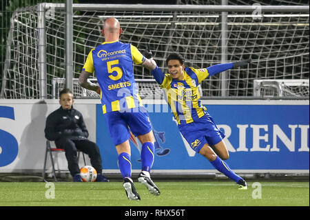 EINDHOVEN, 04-02-2019, De Herdgang, Keuken Kampioen Divisie, Jong PSV-Top Oss, Saison 2018 / 2019, TOP Oss player Ragnar Oratmango celebrtate sein Ziel (0-1) während des Spiels Jong PSV-Top Oss Stockfoto