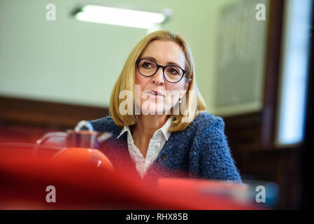 Berlin, Deutschland. 22 Jan, 2019. Margarete Koppers, Attorney General von Berlin, sitzt an einem Tisch in Ihrem Büro im Büro der Berliner Generalstaatsanwalt. (Dpa-Geschichte-Clan Kriminalität in Berlin vom 05.02.2019) Credit: Gregor Fischer/dpa/Alamy leben Nachrichten Stockfoto