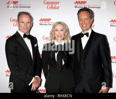 Beverly Hills, CA, USA. 4 Feb, 2019. LOS ANGELES - FEB 4: Bo Welch, Catherine O'Hara, Richard E Grant an den Filmen für Growups Auszeichnungen im Beverly Wilshire Hotel, am 4. Februar 2019 in Beverly Hills, CA Credit: Kay Blake/ZUMA Draht/Alamy leben Nachrichten Stockfoto