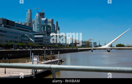 Business Center Gebäude in Riverfront. Buenos Aires, Argentinien Stockfoto