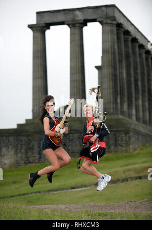 Liz McColgan, Nieve Jennings und die Red Hot Chilli Pipers fördern die Rock'n'Roll Edinburgh Halbmarathon auf Calton Hill, Edinburgh. Foto: Lenny Stockfoto