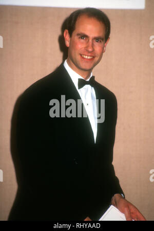 BEVERLY HILLS, Ca - Dezember 10: Prince Edward, Earl of Wessex besucht die BAFTA/LA des vierten jährlichen Brittania Award Gruß an Martin Scorsese am 10. Dezember 1993 Im Beverly Hilton Hotel in Beverly Hills, Kalifornien. Foto von Barry King/Alamy Stock Foto Stockfoto