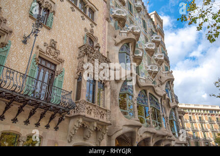 Gaudi's Schöpfung - Haus Casa Batlo. Das Gebäude, das ist jetzt Casa Batllo wurde 1877 von Antoni Gaudi in Barcelona, Spanien gebaut Stockfoto