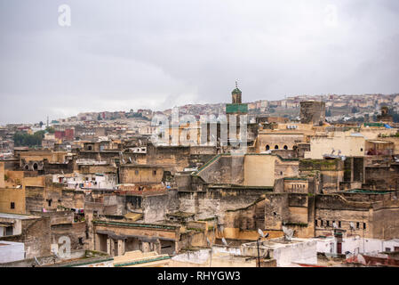 Ansicht der alten Medina von Fes (Fès el Bali). Die antike Stadt und die älteste Hauptstadt Marokkos. Eine der Königsstädte Stockfoto