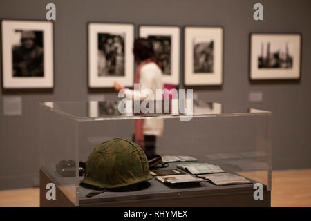 Die Ausstellung "auf McCullin', eine große Retrospektive der Arbeiten des Krieges Fotograf, öffnet bei Tate Großbritannien am 5. Februar. Ebenso wie seine berühmten Aufnahmen Stockfoto