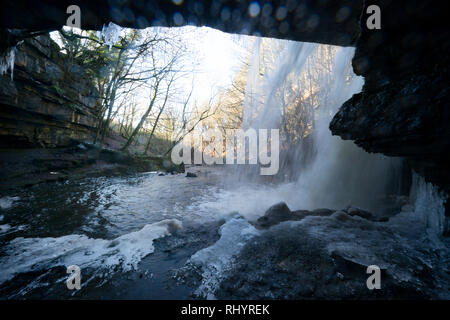 Die Summerhill Kraft Wasserfall bei Bowlees in Teesdale, County Durham. Nach einer Woche der winterlichen Witterung. Stockfoto