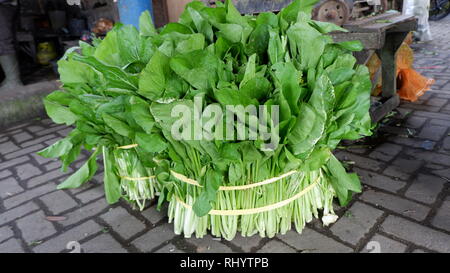 Ein Stapel von frischem Gemüse fertig zum Verzehr Stockfoto