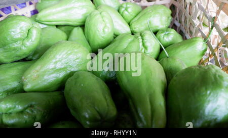 Ein Stapel von frischem Gemüse fertig zum Verzehr Stockfoto