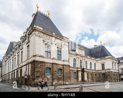 Rennes, Frankreich - Juli 23, 2018: Palast des Parlaments der Bretagne gegen den Himmel. Außenansicht Stockfoto