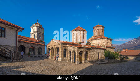 Panorama Ansicht des 10. Jahrhunderts östlich-orthodoxen Kloster Kirche St. Naum entlang des Lake Ohrid, südlich der Stadt Ohrid, Mazedonien Stockfoto