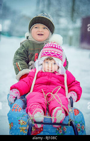 Kinder Winter Foto. Selektive konzentrieren. Stockfoto