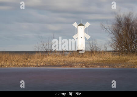 Leuchtturm in Swinemünde, einem Hafen in Polen an der Ostsee. Stockfoto