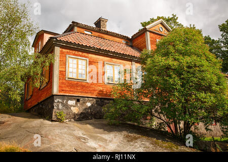 Traditionelle alte Haus in Skansen, das erste Open-air Museum und Zoo, auf der Insel Djurgården in Stockholm, Schweden. Stockfoto