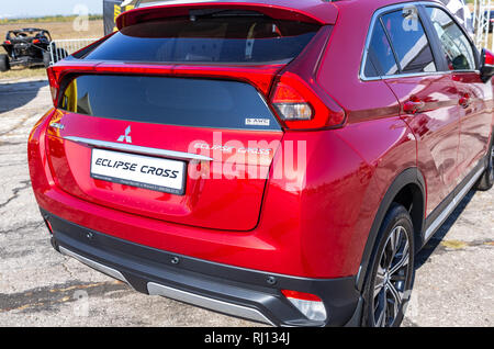 Samara, Russland - 23. September 2018: Neue Auto Mitsubishi Eclipse Kreuz auf dem Feld für Test geparkt fahren Stockfoto