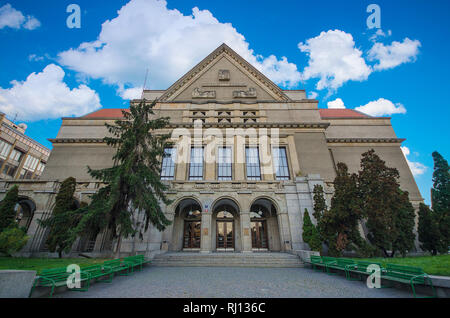 Prag, Tschechische Republik - Fassade der Juristischen Fakultät der Karlsuniversität. Dvorak Damm Stockfoto