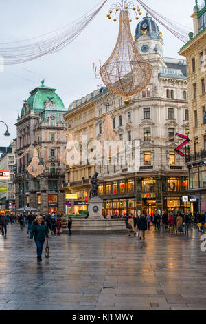 Graben an Weihnachten, Wien, Stephansplatz verbindet mit den Luxushotels Kohlmarkt, Graben ist eine der großartigsten Verkehrsadern in Wien, Österreich Stockfoto