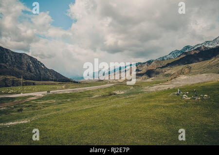 Berglandschaften der Chui Trakt, Altai. Tal Chuya. Petroglyphic komplexe Kalbak-Tash Stockfoto