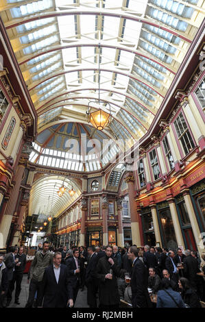 Leadenhall Market, die im Jahre 1881 durch Sir Horace Jones in City of London, London, England, Vereinigtes Königreich. 24. Oktober 2008 © wojciech Strozyk/Alam Stockfoto