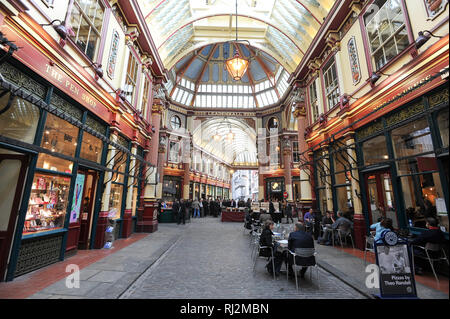 Leadenhall Market, die im Jahre 1881 durch Sir Horace Jones in City of London, London, England, Vereinigtes Königreich. 24. Oktober 2008 © wojciech Strozyk/Alam Stockfoto