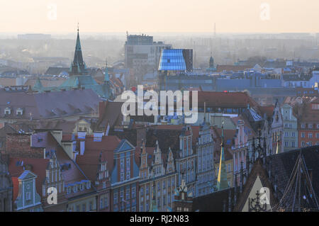 Luftaufnahme von Breslau während des Sonnenuntergangs farbenfrohe Architektur der Hauptplatz Stockfoto